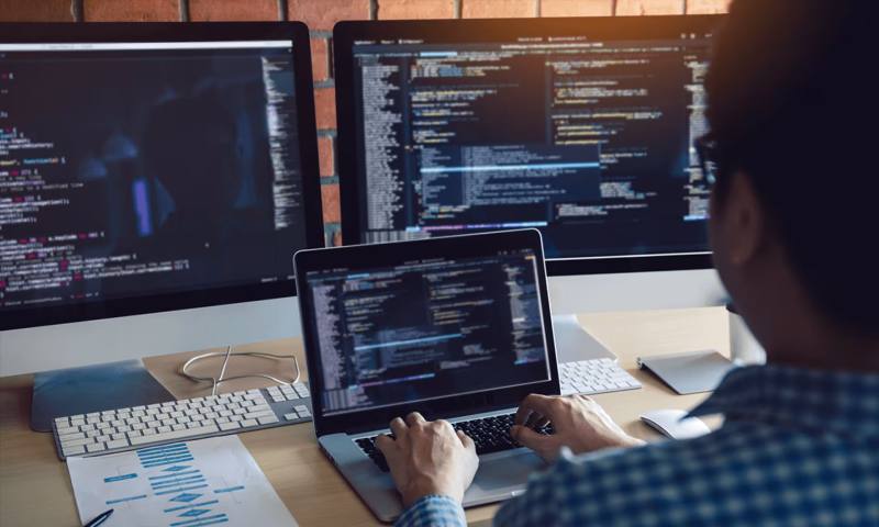 数据科学选型：R与Python如何赋能剑川县网站建设？